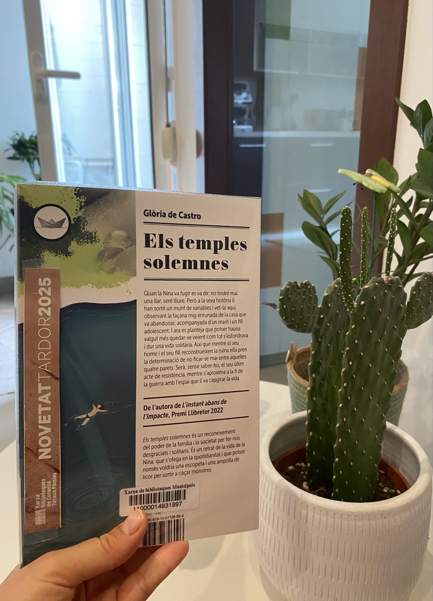 📚:
“Tan li fa.
Això és el que fan les dones, se suïciden, o renuncien, o diuen: «Tant li fa»”: