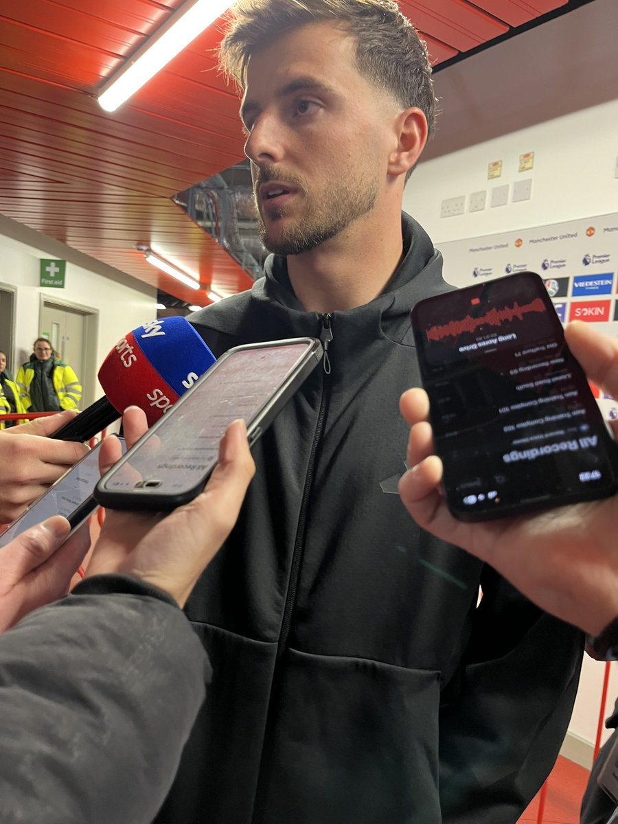 samuelluckhurst's tweet image. Spoke to Mason Mount after #mufc’s win. Is criticism of Amorim filtering through to the dressing room?
‘No. For us, it&apos;s just focusing on what the manager wants and that&apos;s in training. And then when it comes to the games, doing exactly what he asked for.’