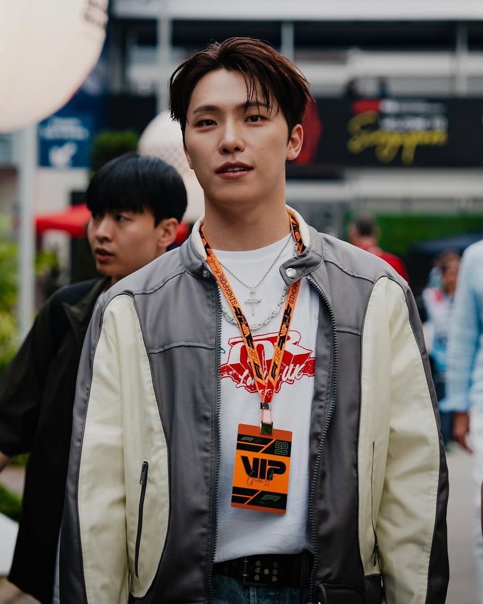 lovechankkura's tweet photo. LEE CHAN THE MAN THAT YOU ARE https://t.co/tOPFP3RoqR