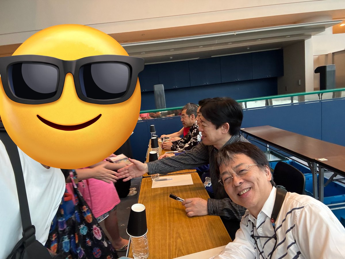 LaylaPrimadon's tweet photo. 関西からの帰りにトルヴェールクヮルテットの演奏会行ってきた！

クリアファイル2つ買って全員にサインと握手してもらった🤝

中学の頃からずっと聴いてたから、知ってる曲含めてずっと鳥肌立ってた。。

緩急の付け方、音色と奏法の変化、パートを跨ぐフレーズの繋がりとか凄すぎて最高でした。 https://t.co/SaLDJgBLEN