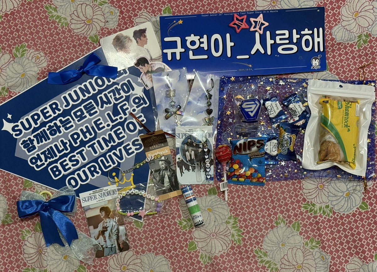 's tweet image. salamat po sa lahat ng nag-bigay ng freebies! you made my #SS10inManila experience memorable 🫶nice to meet you @DeelightedS18 @Ninamaverick @maenotariodo @mintchocrenjun until the next super show! 💙💙💙