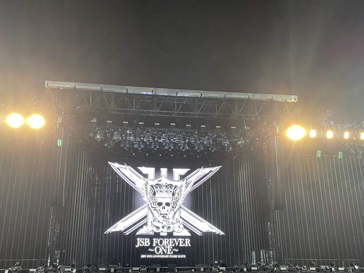 Cdu2I's tweet photo. 今日もアリーナ神席でもう2日間幸せすぎました😭😭

これからもずっとMATEとして三代目ファンとして三代目を応援していきます😭

三代目大好き😭😭 https://t.co/5iNCoe3vwY