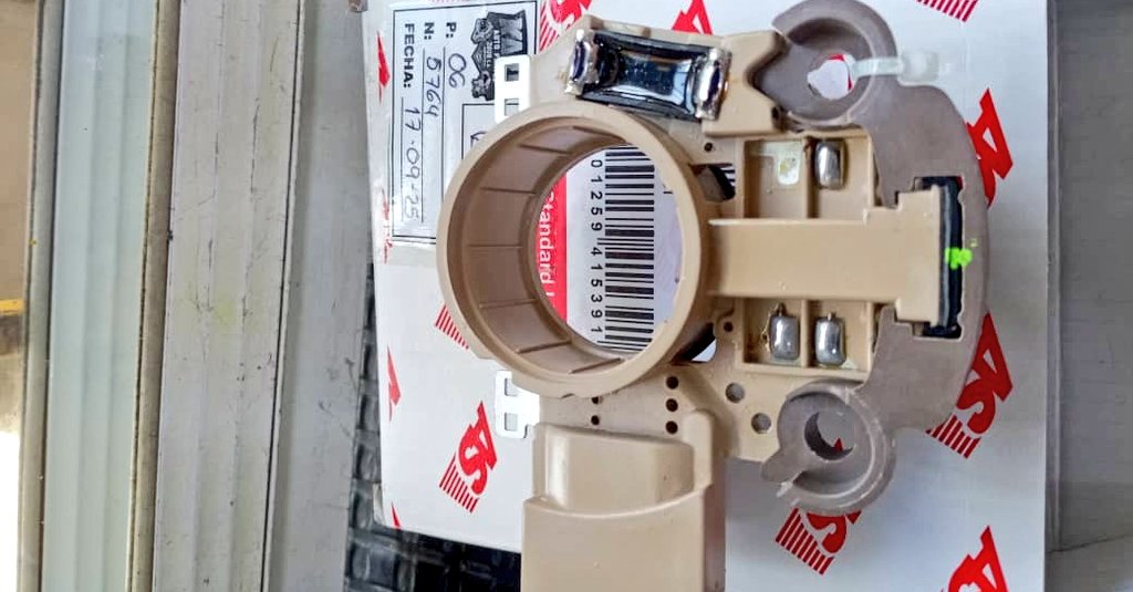 acosta_alcaldia's tweet photo. Se entregó regulador para
reparar el alternador del camión
mitsubishi de los bomberos y además se les donó una batería de 900 Amper. El alcalde @ChuoVelasquez sigue apoyando a las instituciones. https://t.co/GD5d3DHSoc