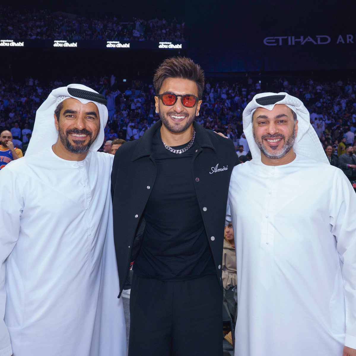 أخ وصديق وشريك في العمل، أكنّ له كل الاحترام والتقدير.

يعمل بإخلاص وهدوء، واضعًا مصلحة أبوظبي والإمارات في المقام الأول.

شكرًا سعادة سعود الحوسني على كل ما تقدمه.

وفي الصوره نجم السينما الهنديه ونفير سنغ