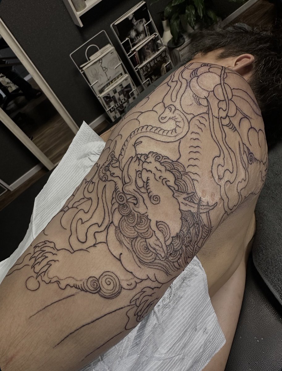 tattoo タトゥー　刺青 初めてのタトゥー。Brampton, Ontario の 306 Ink Tattoo で