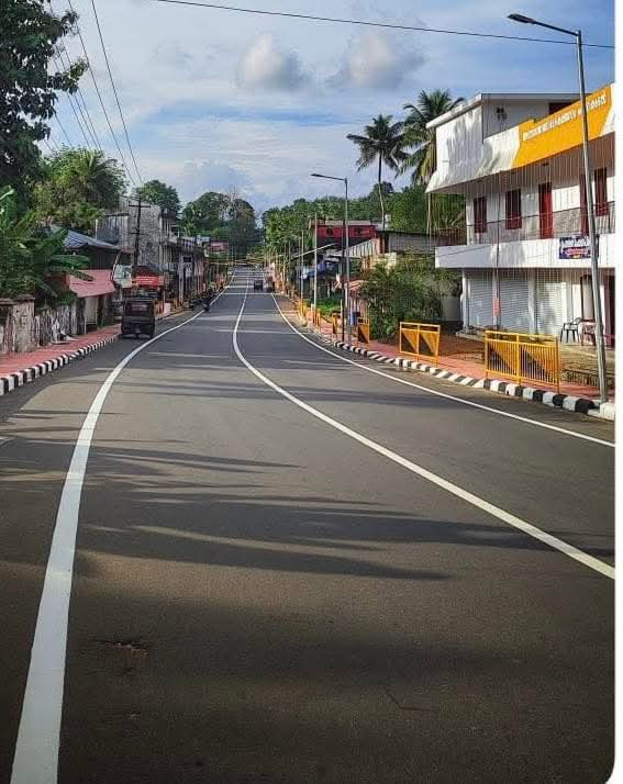 DeepuAnchal's tweet image. 🚧 Kerala: Building Tomorrow, Today 🚧
While many states race to build highways, Kerala is rewriting the rulebook—ensuring every village, every junction, and every community is connected with world-class roads.

📍 From Palakkad’s Kannanur–Chunkamandam stretch to Kozhikode’s…