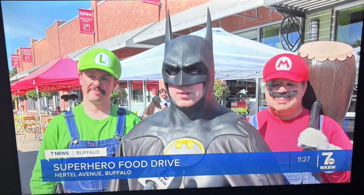 Luigis_stories's tweet photo. Mario and I were on the news with @BuffaloBat https://t.co/B2uglxkyvO