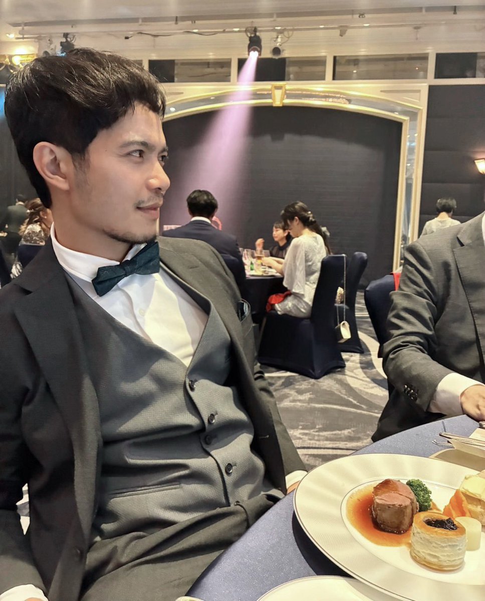 俺の友達の結婚式は美しいでした