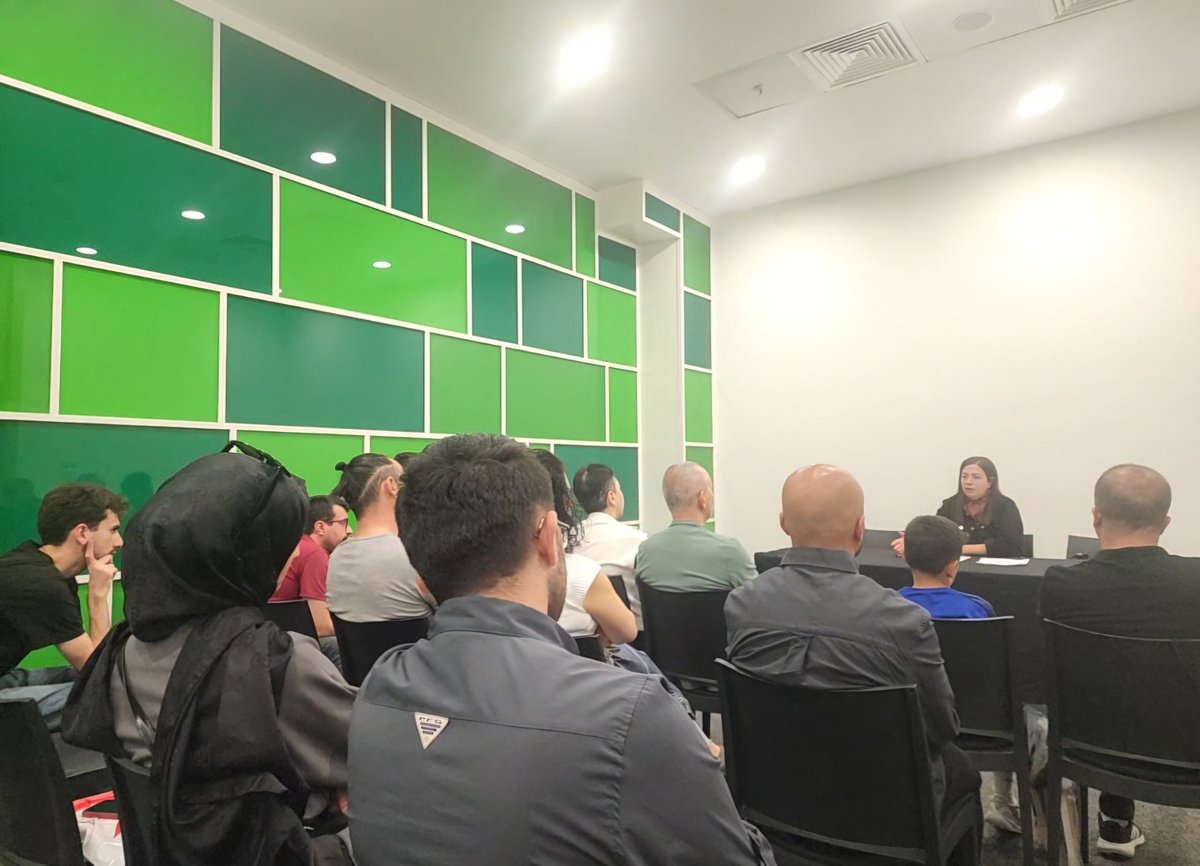 Ankara Kitap Fuarı'nda, yazarımız Meryem Çağıl'ın sohbetindeyiz. Sohbetin ardından, saat 15'te okurları için Ötüken Neşriyat standında kitabını imzalayacaktır.