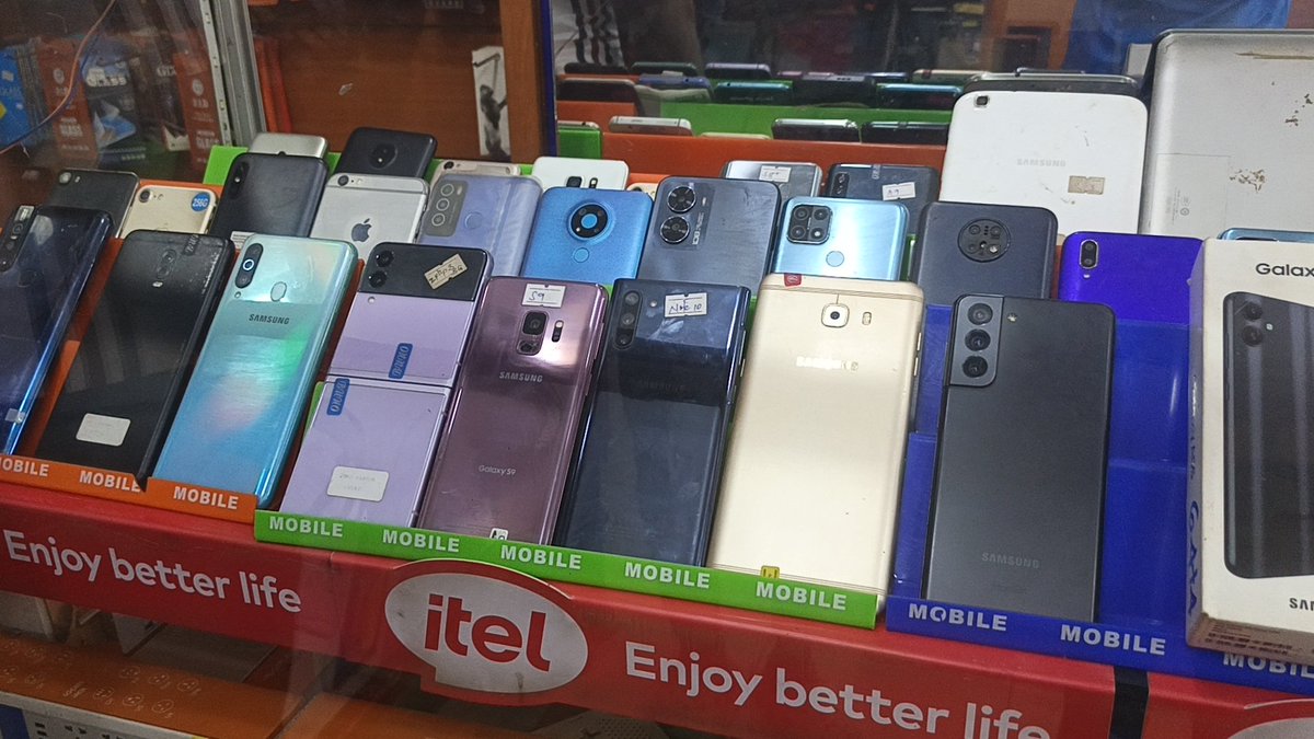 UK used phone on Affordable price at B-Smart Zone, Mbale city. 
📞0789712064 or
0704046914
