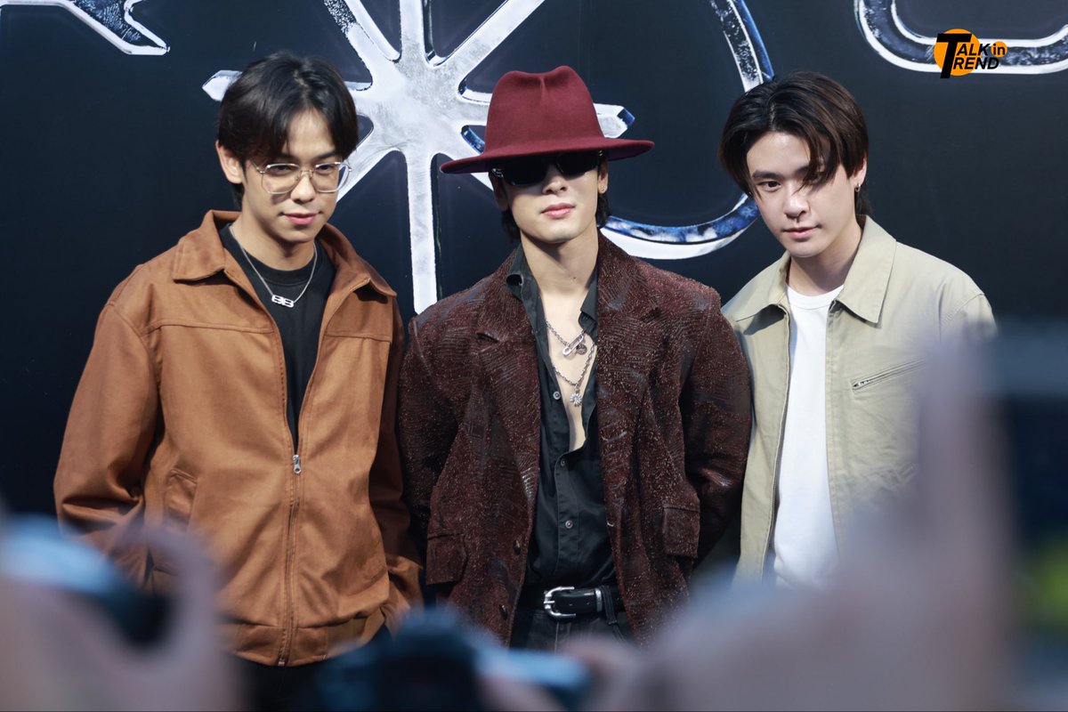 TalkinTrend's tweet image. สามหนุ่ม "TRINITY" ในงาน CIR*CRL DEBUT STAGE 🖤

ALL EYES ON CIRCRL 
#TRINITY_TNT
#JackieJackrin 
#XXSIVK #ThirdLapat 
#CIRCRL_Debut 
#CIRCRL
#MchoiceMusic