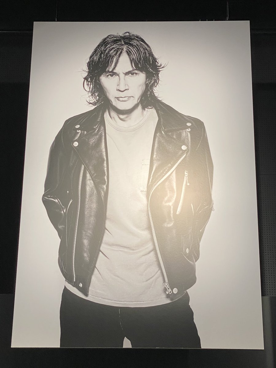 稲葉 この稲葉さんが履いている色もいい感じReebok高級スニーカー