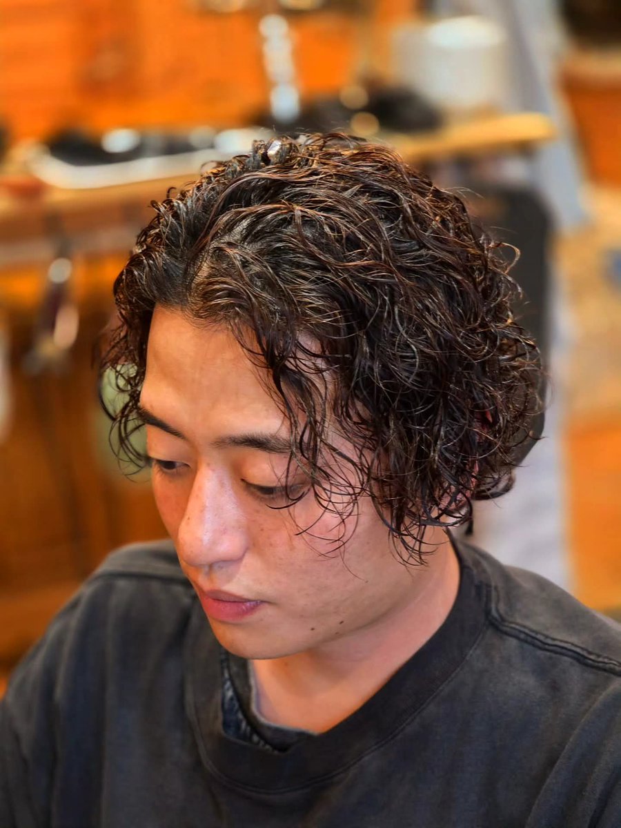 toshifake's tweet photo. ツーブロックパーマ😀✂️#ロングパーマ #メンズロングヘア #木更津床屋 #木更津美容室 #メンズパーマ #君津床屋 #メンズ髪型 #君津美容室 #メンズショート #サーフカール #スパイラルパーマ #swag #富津美容室 #散髪屋hillbillycat  #メンズヘア #メンズファッション #富津床屋 #簡単セット https://t.co/X8ng24BPnc