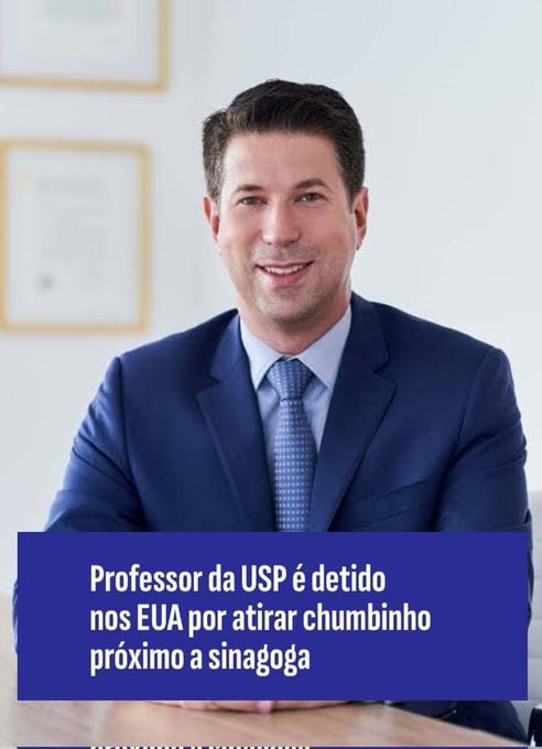 juliovschneider's tweet photo. 🇺🇸 Professor da USP é preso nos EUA por disparar chumbinho perto de sinagoga

O professor Carlos Portugal Gouvêa, docente da Faculdade de Direito da USP e pesquisador visitante da Harvard Law School, foi detido pela polícia de Brookline (Massachusetts) após efetuar disparos com uma arma de chumbinho (pellet gun) nas proximidades da sinagoga Beth Zion, na tarde de quarta-feira, 1º de outubro de 2025 — véspera do feriado judaico Yom Kipur.

⸻

🔫 O incidente
•Moradores relataram barulhos de tiros e chamaram a polícia.
•Ao chegar, os policiais encontraram Gouvêa com uma arma de ar comprimido e afirmaram que ele atirava contra ratos na rua.
•Próximo ao local havia uma sinagoga, o que levantou suspeitas iniciais de possível motivação antijudaica.
•Um veículo estacionado teve o vidro traseiro quebrado, e dentro dele foi encontrado um projétil compatível com o tipo de arma usada pelo professor.