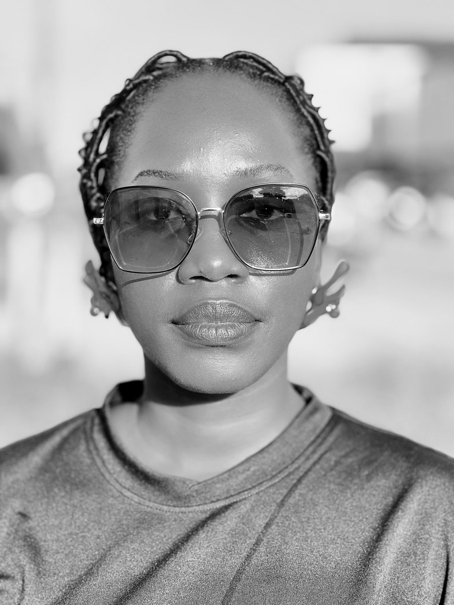 KefesVoice's tweet image. Growing up, I was terrified of this version of KIKO. It looked so painful and now that I’ve done it, I can confirm that it’s the packing together that’s the real villain. 😭 
Would you still make this style today for nostalgia or fashion?

#Kiko #AfricanThreading #HairStories