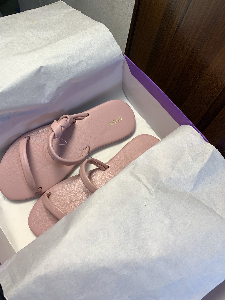 Size 38 available for pick up.

N13k (box included)