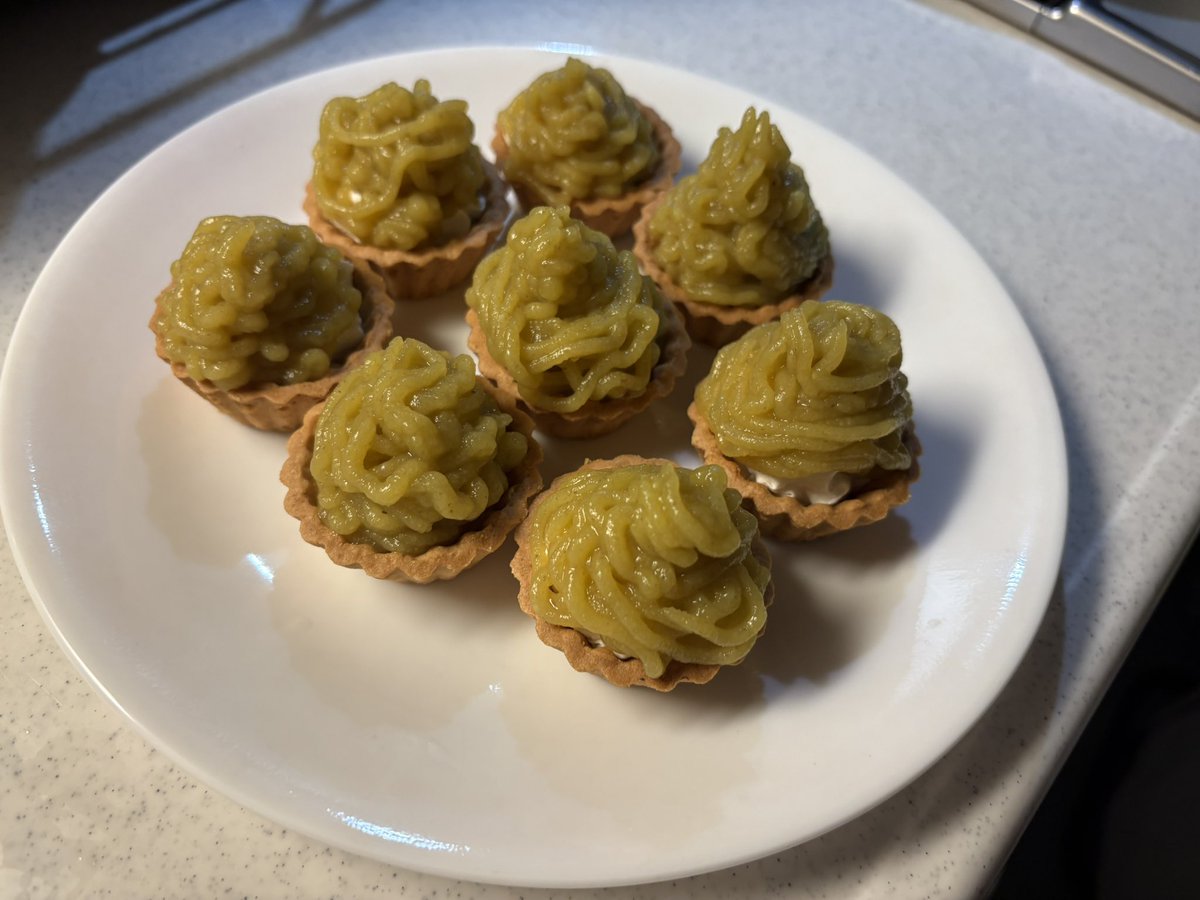 RN_UnderRice's tweet photo. 一口ミニモンブラン🌰
甘露煮から手作り！ https://t.co/a9Q0LOJiMJ