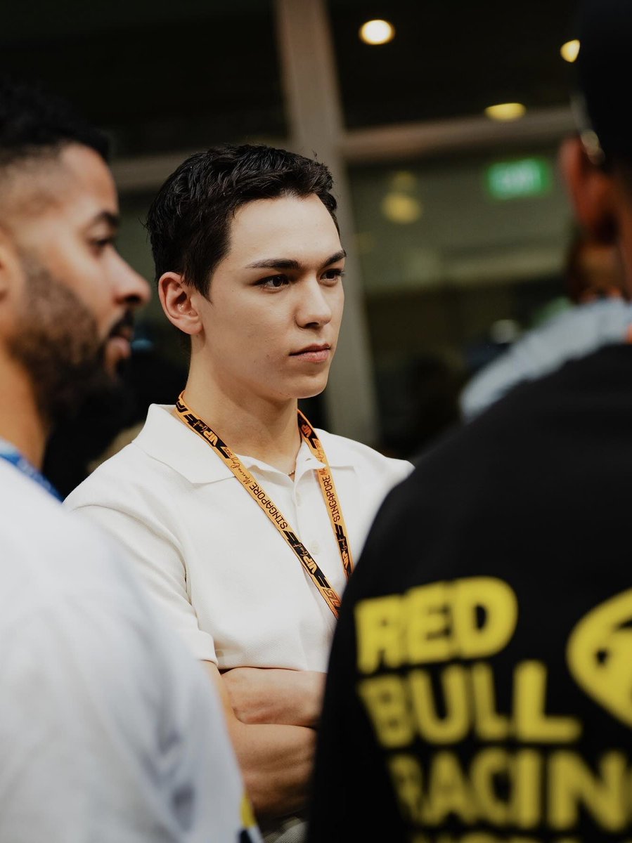 bononliciouss's tweet image. he had no business being this fine like DAMN