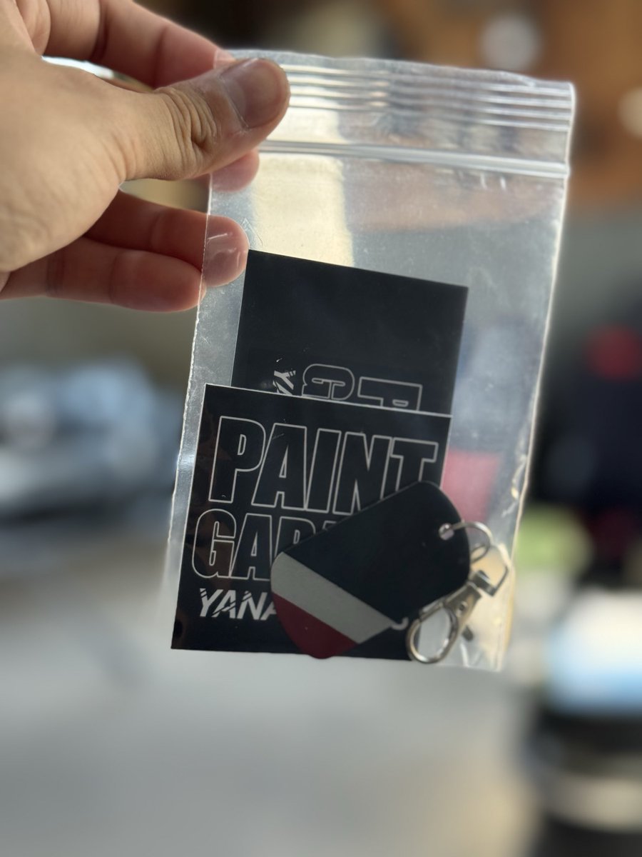 PAINTGARAGE87's tweet photo. 【サービス紹介】
当店ではオールペンやボディー塗装された方にサービスとして車体と同色のキーホルダーをお作りしてお渡ししております💫
愛車のキーに同じ色を身に付けると気分も上がりますね🎨
パーツ塗装でもお作りする事も可能ですのでご来店の際お伝えください🙌
 #格安塗装  #オールペン https://t.co/w6qFVzQGWa