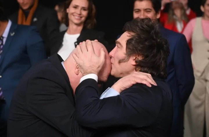 Cárcel o baba 
#BuenDomingo