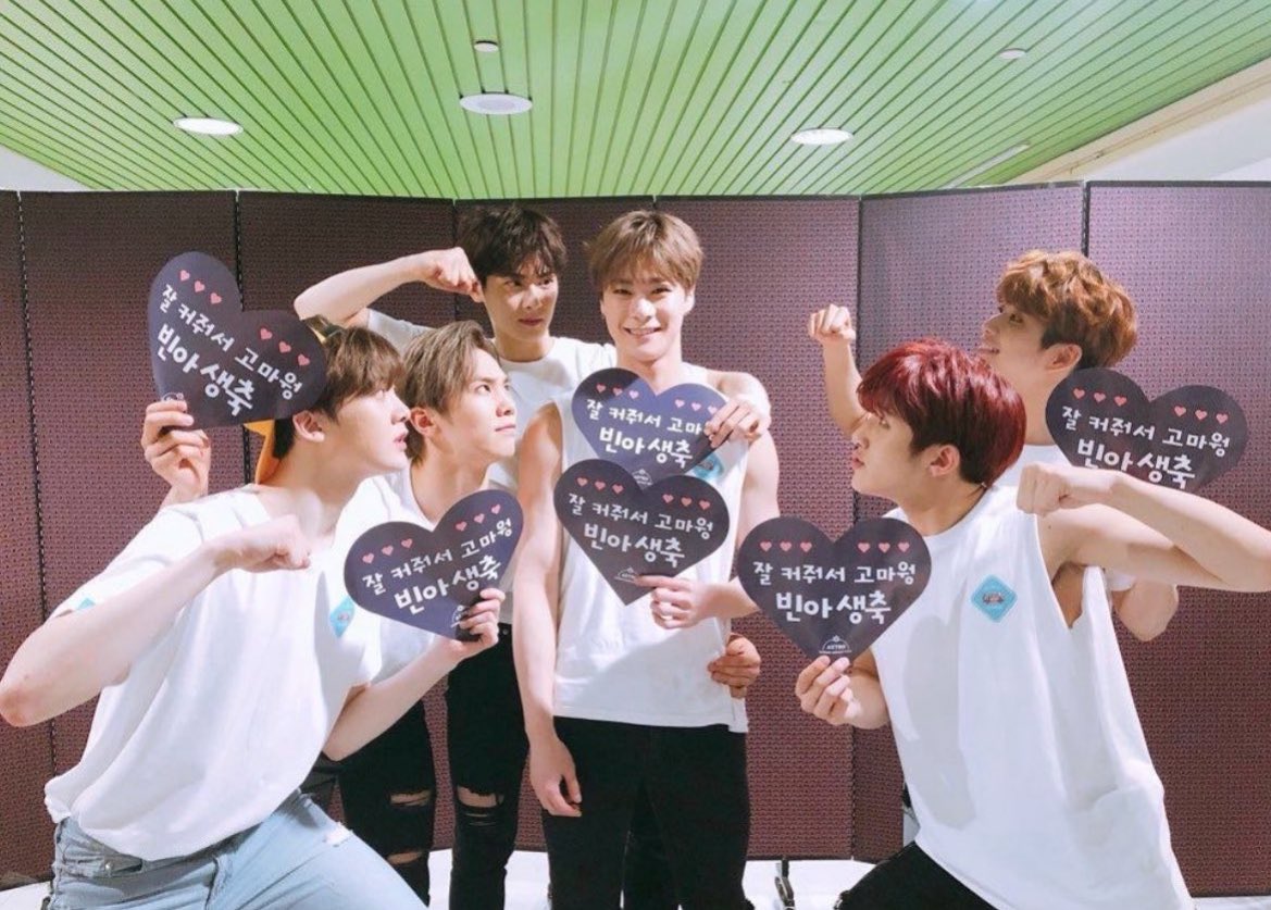 sanroha21's tweet photo. #보름달처럼_환한_아로하의_덕담
#ASTRO #아스트로 #AROHA #아로하

우래기들 즐거운 한가위 보내 이번 연휴 기니까 본가 내려가서 푹 쉬고 체력도 잘 보충하구 응원과 사랑으로 가득 찬 말들도 듣고 오구 즐겁고 행복만 한 연휴 보내길 바랄게! 사랑행♥♥ https://t.co/EkMEPFJH8n