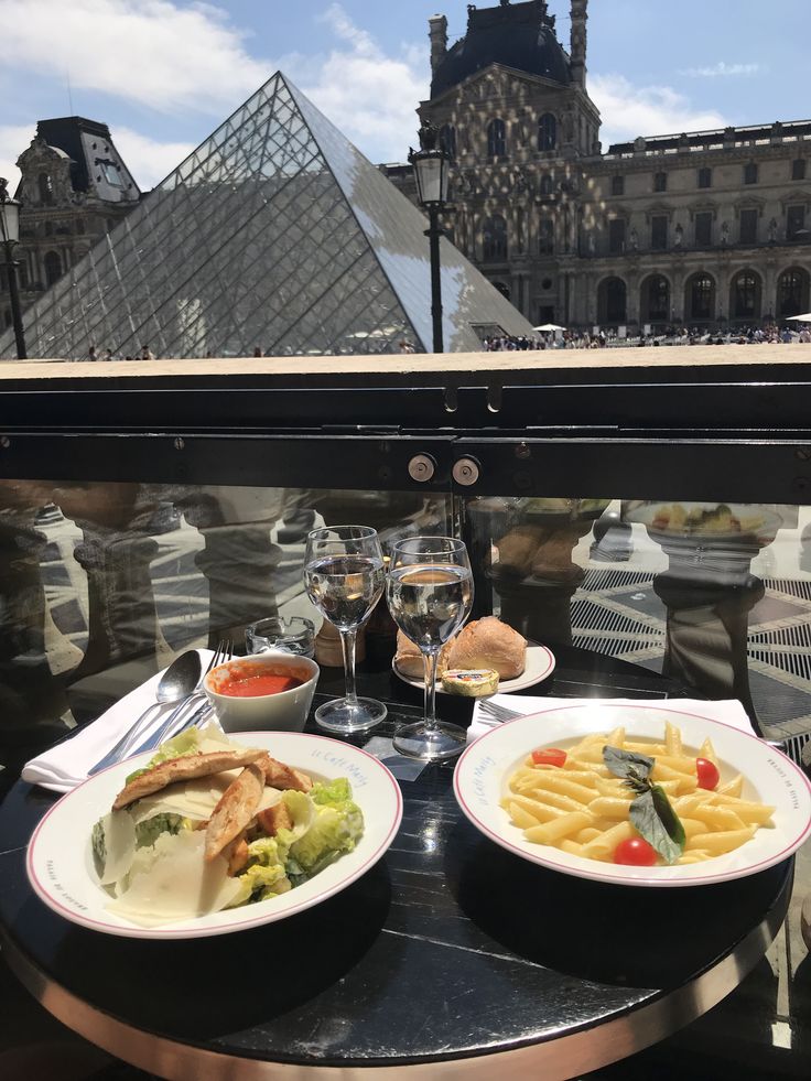 francesafetytra's tweet photo. Lunch with a view https://t.co/NP7sgjLXfZ