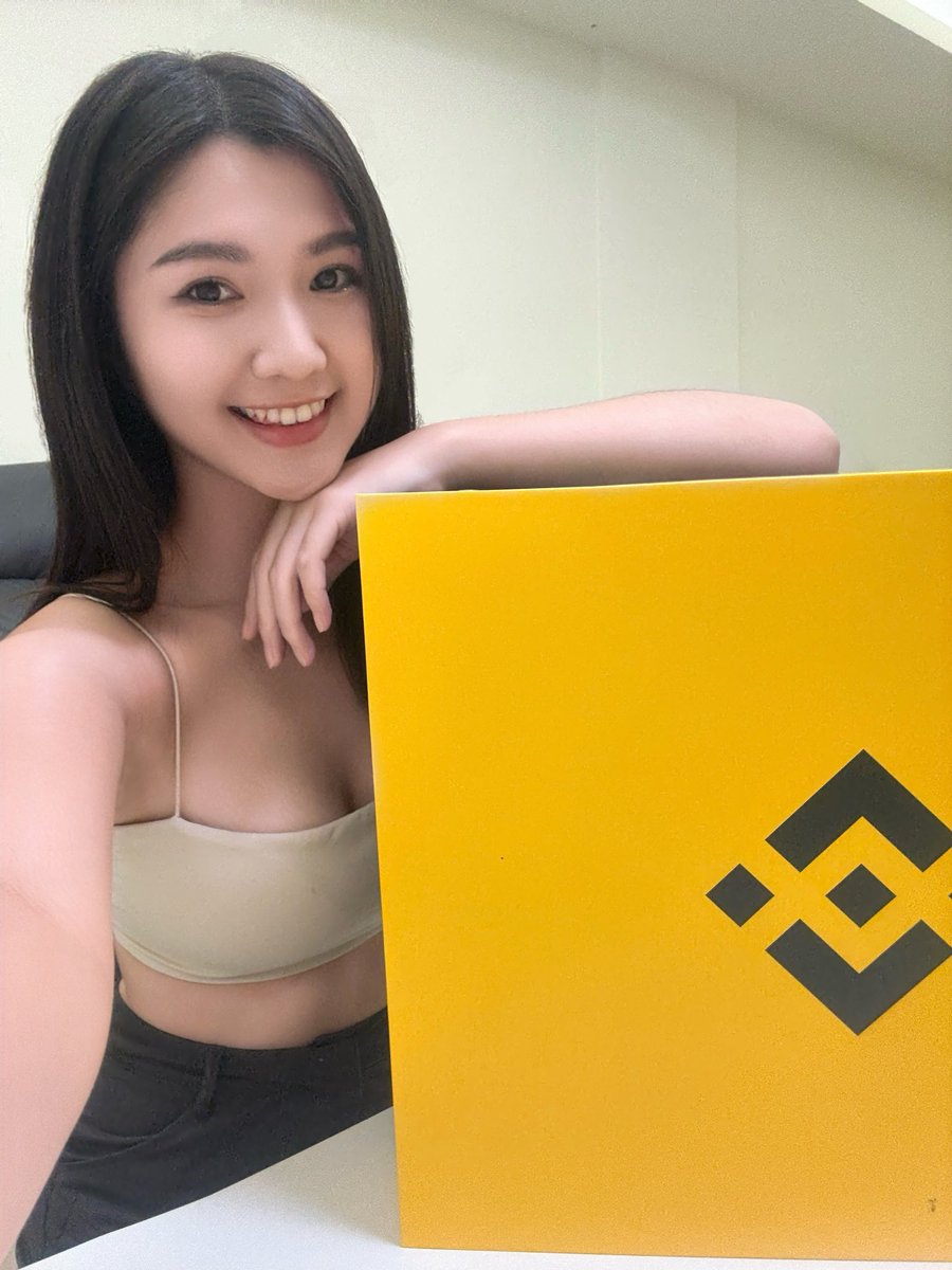YIYI 🐇🔆 tweet media