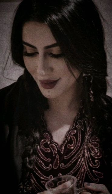 ....

أتخيل وجهك الزين و أمسسي عليه 
كل وجه غير وجهك ، مايغري ناظري

...

#بس_حبيت_اقول