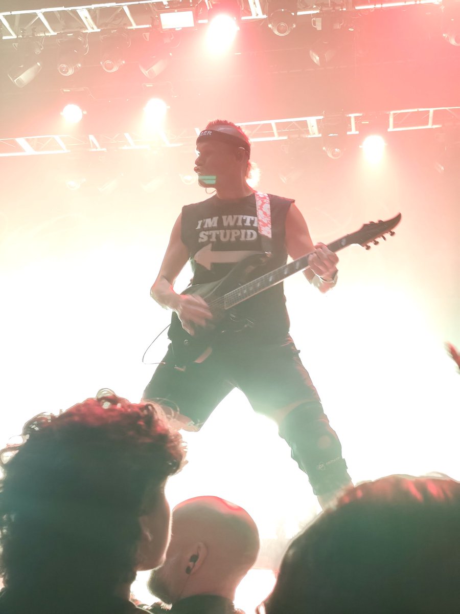 anna_molly89's tweet photo. Increíble volver a ver a #KillswitchEngage después de tantos años. Un concierto muy emotivo en @RazzmatazzClubs ¡Gallina de piel! 🥹❤️‍🩹 https://t.co/Uwn8aTCB4C