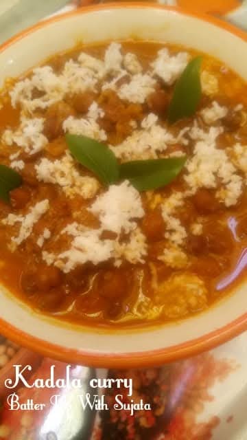Kadala curry or black chickpea curry from Kerala cuisine.
A very flavourful and spicy curry. Freshly ground Kerala garam masala and coconut made the curry lip-smacking. batterupwithsujata.com/2018/10/kadala…
