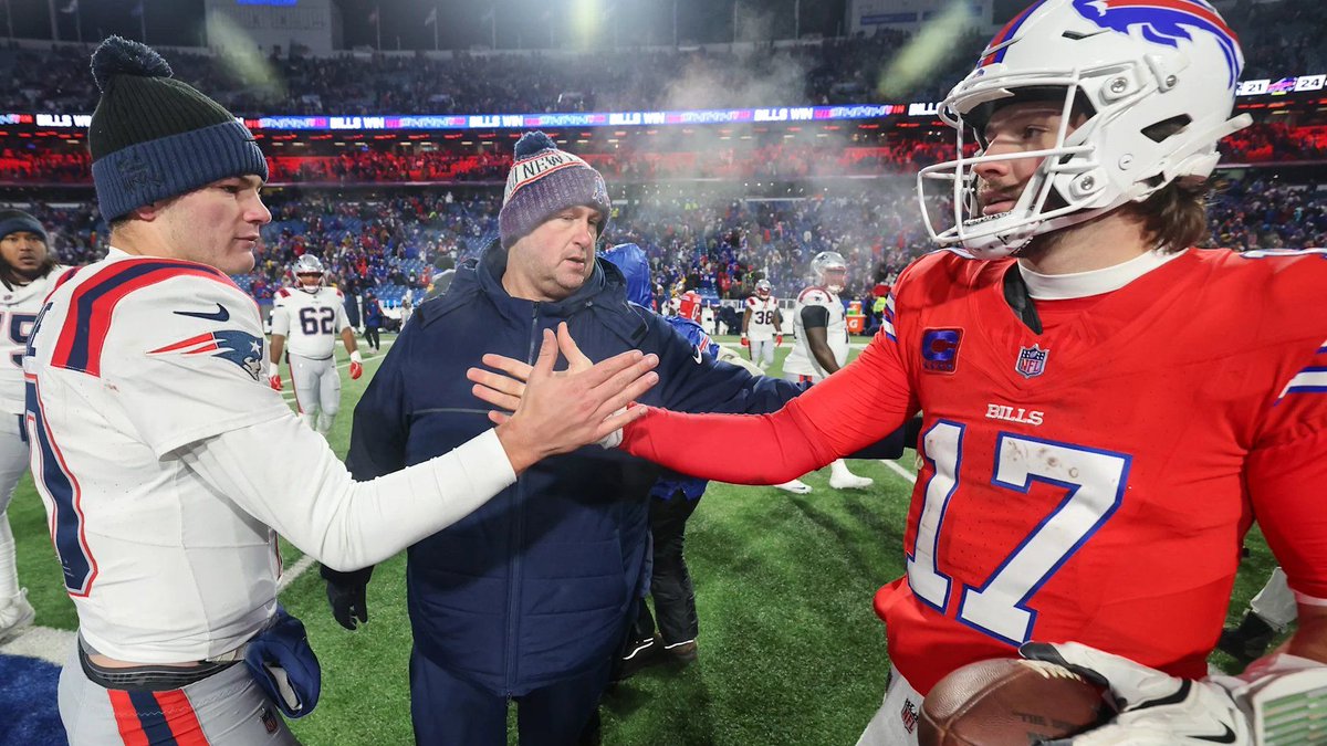 GotGameXperts's tweet image. Το ιστορικό rivalry της AFC East αναβιώνει με τον Josh Allen να υποδέχεται τον... κλώνο του, Drake Maye, στο μεγάλο #SNF showdown της #Week5 του #NFL! 
Μπείτε στο κλίμα της βραδιάς με την προαναγγελία του Jean! 
👉ggx.gr/article/patrio… 
#NFLGR #NFLCosmote #PatsVsBills @SNFonNBC