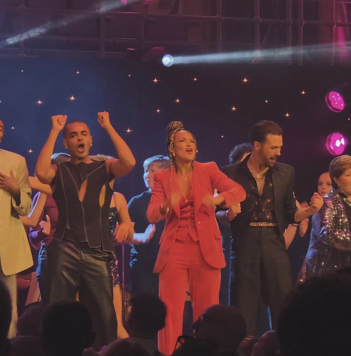 Jaymi on stage at ‘Simply The Best: The Final Ovation’ yesterday (04/10/25) Via sammylouisee_ on Instagram