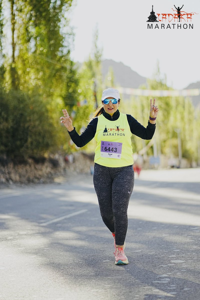 sonalgoelias's tweet photo. Official race photographs from My first #LadakhMarathon #14Sep2025🏃‍♀️ 🏔️

#HalfMarathon #21K run at high altitude was truly a journey of practice, endurance, resilience , and determination🏃‍♀️🧡

Let us all keep investing some time towards our physical & mental health 🌸
Healthy individuals contribute more positively towards family , society and the Nation 🇮🇳

#KeepPushingYourself #HighAltitudeRun #HalfMarathon #21Kms #LadakhDiaries 
#MountainLov