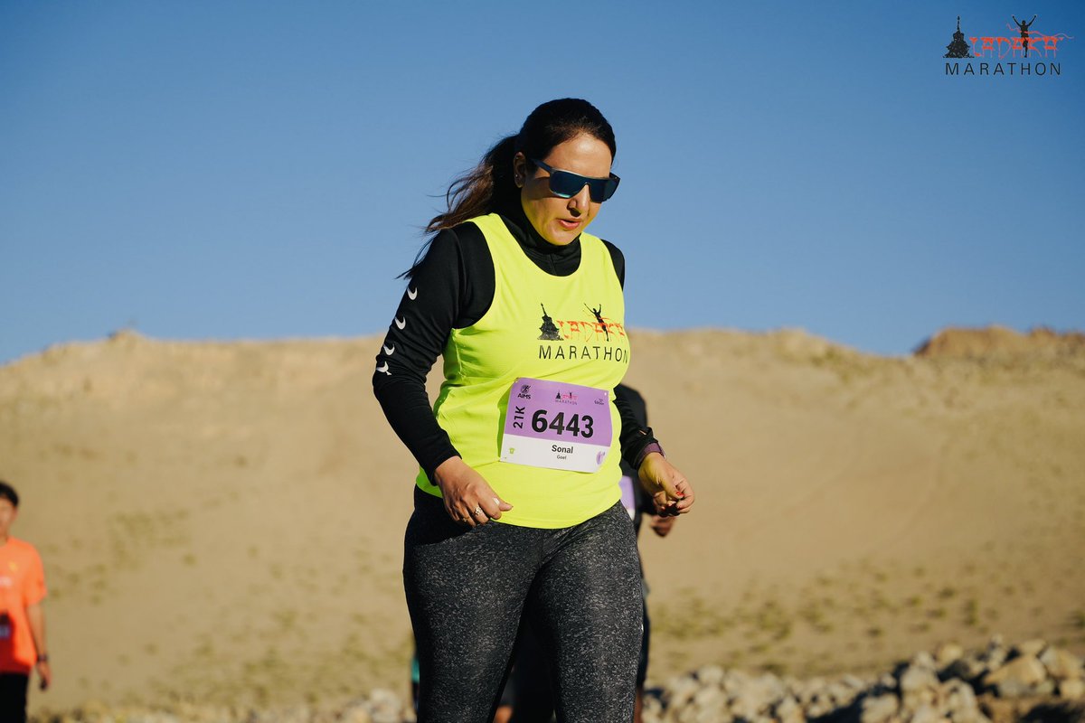 sonalgoelias's tweet photo. Official race photographs from My first #LadakhMarathon #14Sep2025🏃‍♀️ 🏔️

#HalfMarathon #21K run at high altitude was truly a journey of practice, endurance, resilience , and determination🏃‍♀️🧡

Let us all keep investing some time towards our physical & mental health 🌸
Healthy individuals contribute more positively towards family , society and the Nation 🇮🇳

#KeepPushingYourself #HighAltitudeRun #HalfMarathon #21Kms #LadakhDiaries 
#MountainLov