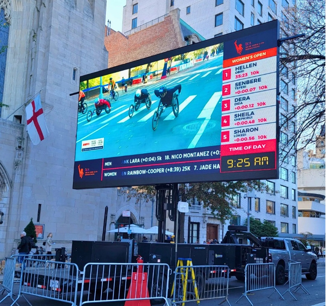 JumbotronL38915's tweet image. 🎪 Stand out at every event with an LED trailer screen for trade fairs! Mobile, bright, and built to attract attention anywhere. 🚛
#LEDTrailerScreen #TradeFairDisplay #EventMarketing