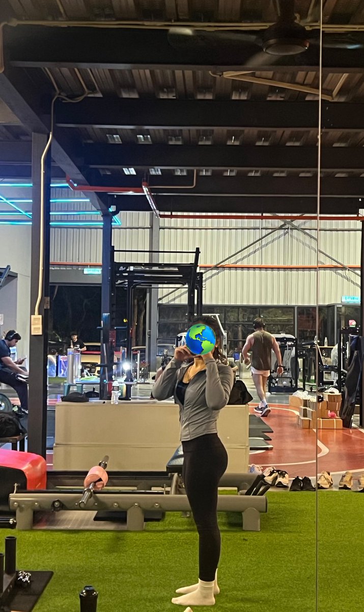 𝓶𝓮𝓵 tweet media