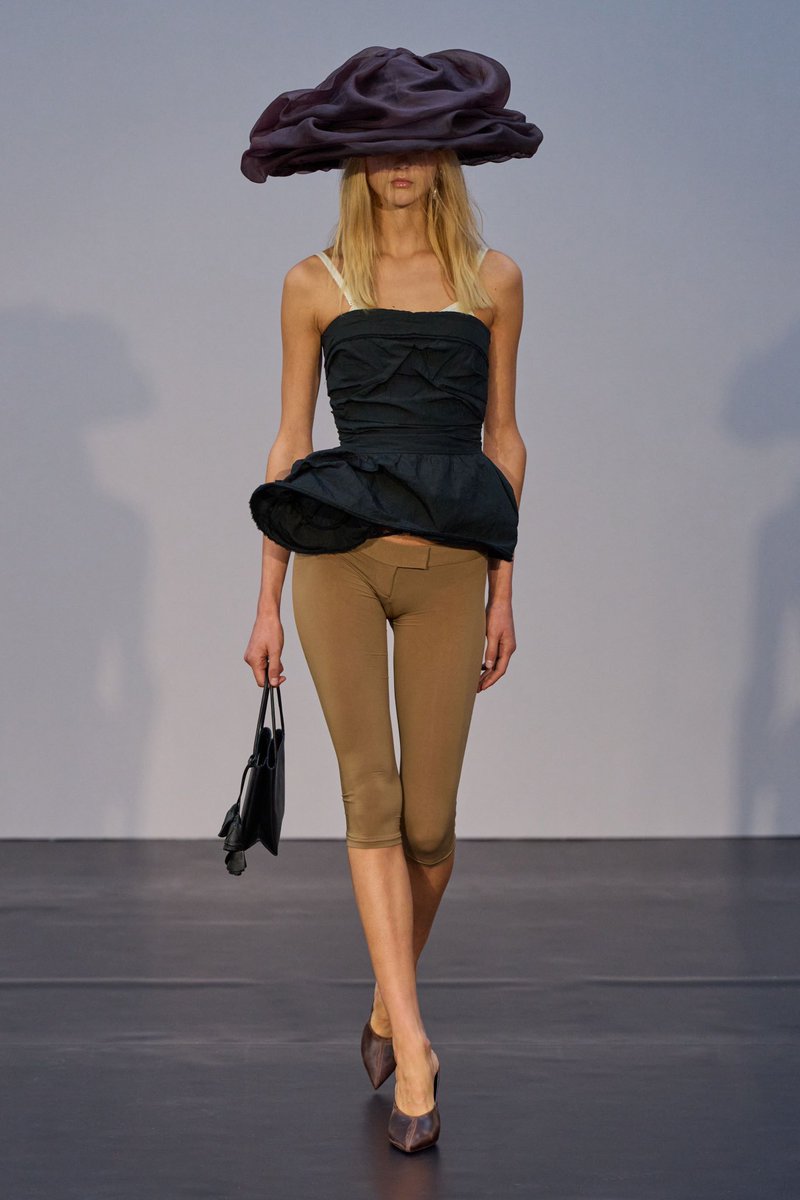 BOTTEGAHOENETA's tweet photo. Modern-day Carrie Bradshaw would definitely wear this Magda Butrym collection. https://t.co/7AkRcp2CIo