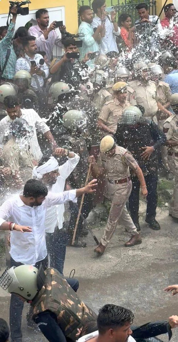 हमारा संघर्ष किसी व्यक्ति का नहीं —
एक विचार का है: समानता, सम्मान और सामाजिक न्याय का।
#StandWithOBC #डॉ_रामसिंह_सामोता_को_रिहा_करो
