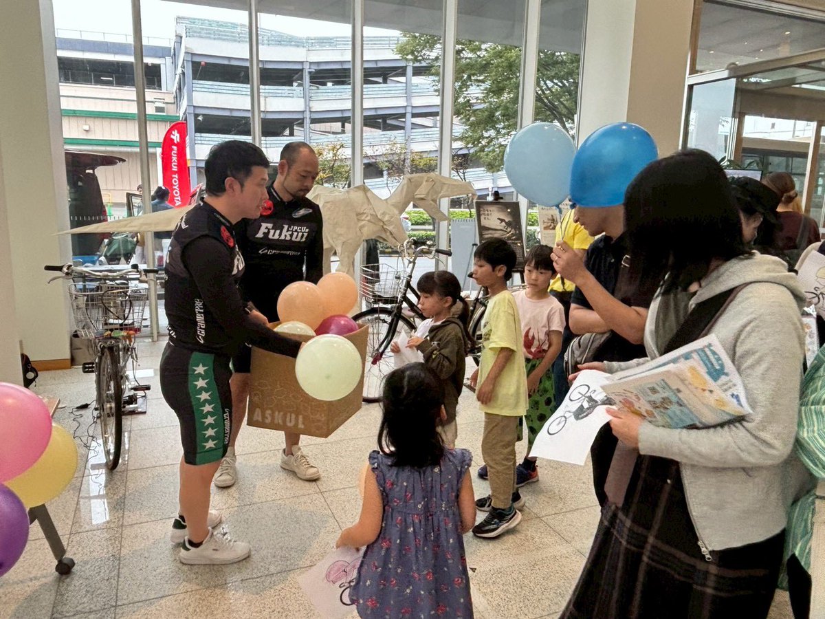 本日は福井新聞本社で行われた０歳児から小学生の親子を対象にしたイベント「ふくまむ祭」のお手伝いをさせていただきました！