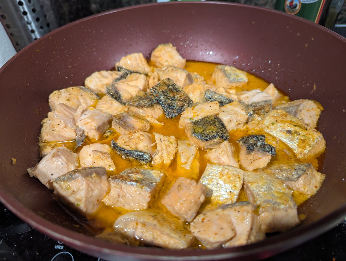 TrueEager's tweet image. #KitsWhoCook

Supper last night

Red curry salmon, with vegetables, and Louisiana-style rice.