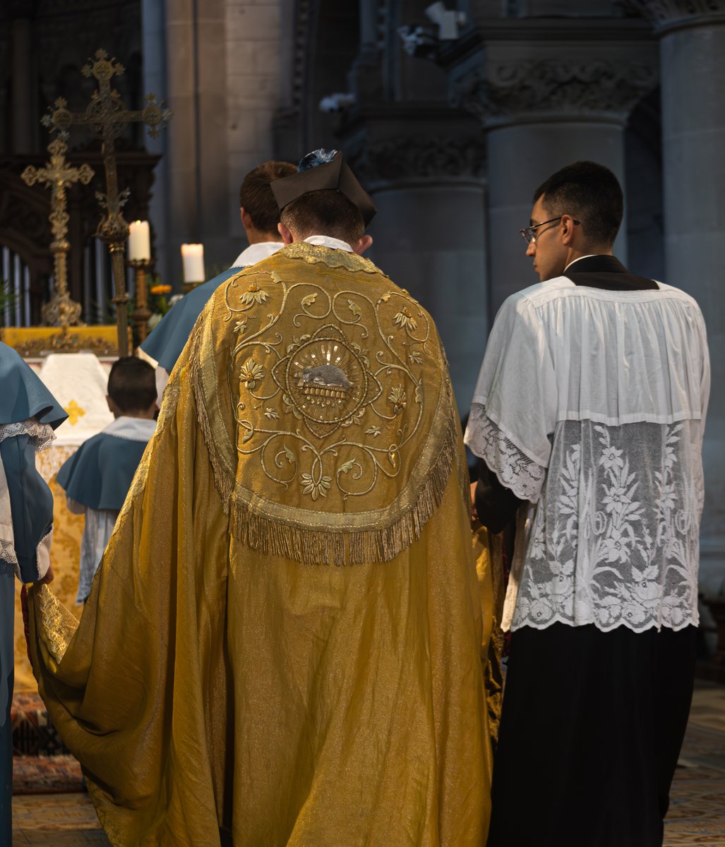 totocatho's tweet image. 1ère messe du Chanoine Bunnens, de l&apos;Institut Christ Roi Souverain Prêtre, à Rouen.

Deo gratias 🙏

@ICKSP