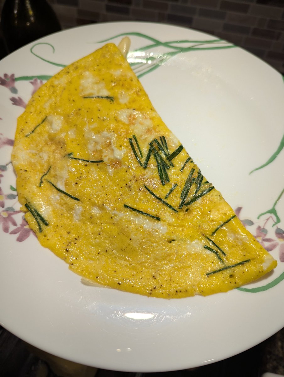 TrueEager's tweet image. #KitsWhoCook

Breakfast today 

Chive and Jarlsberg omelette