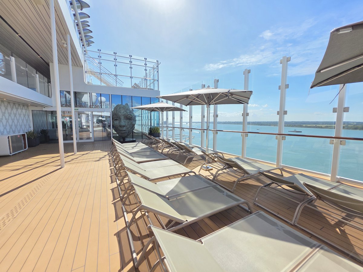As the chill air of Autumn is with us now, its thoughts of summer past, and #travel ahead, that warms our hearts, and fires our imagination.

#cruise #celebritycruises #yescelebrity #sundayvibes #sundaythoughts