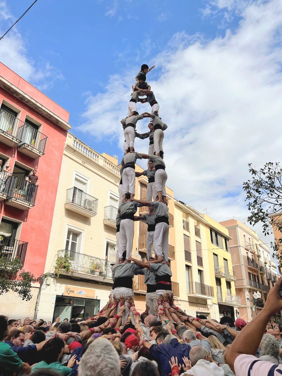 Castellers de Sants tweet media