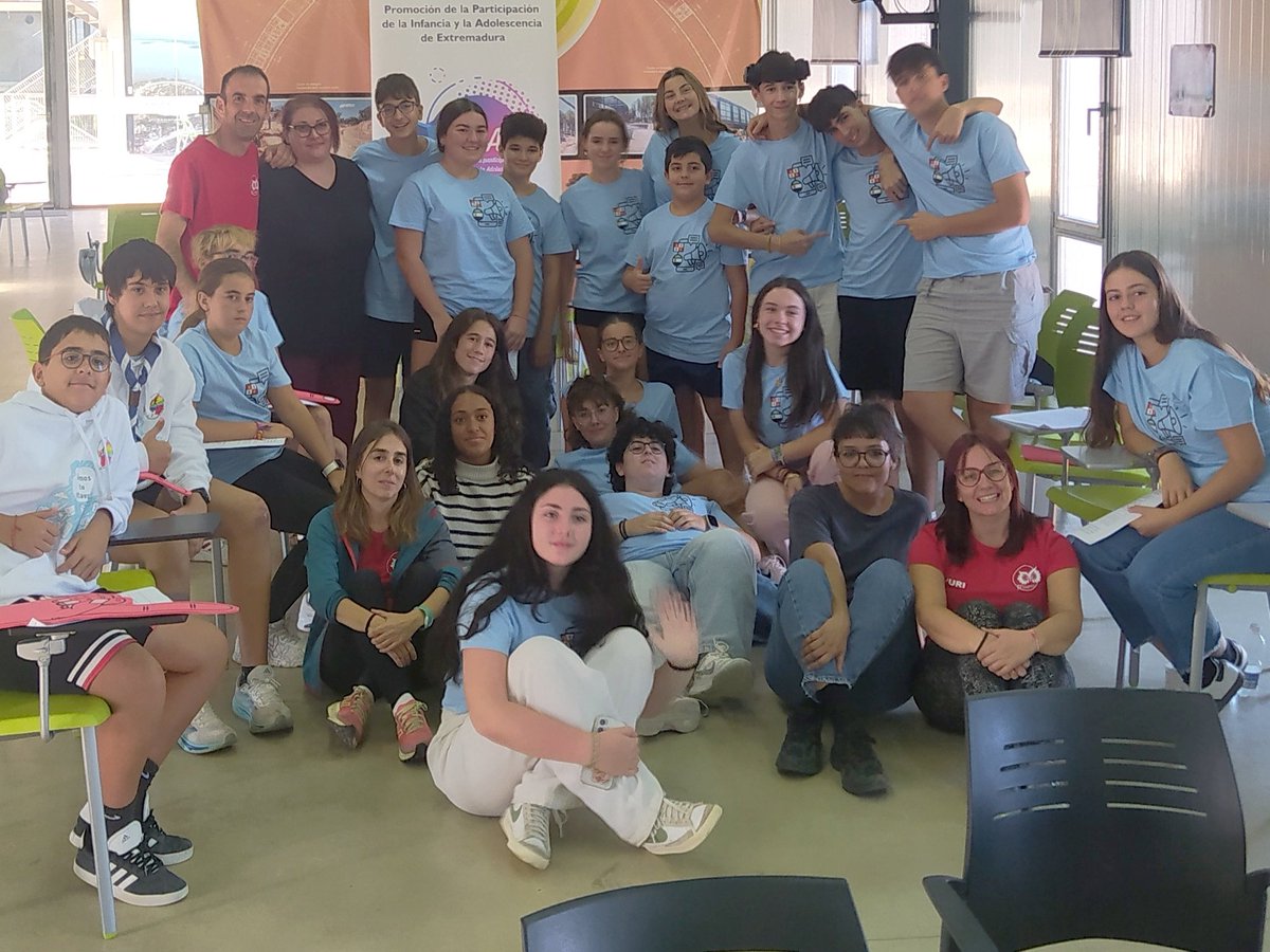 Lo hemos pasado genial en el encuentro con el Consejo Regional de Participación Infantil y Adolescente de Extremadura, dialogando sobre derechos digitales. 🌐✨
Pronto compartiremos nuestras conclusiones.
Gracias por la cálida acogida 🙂
<a href="/familiajcyl/">Familia Castilla y León</a> #extremadura #castillayleon