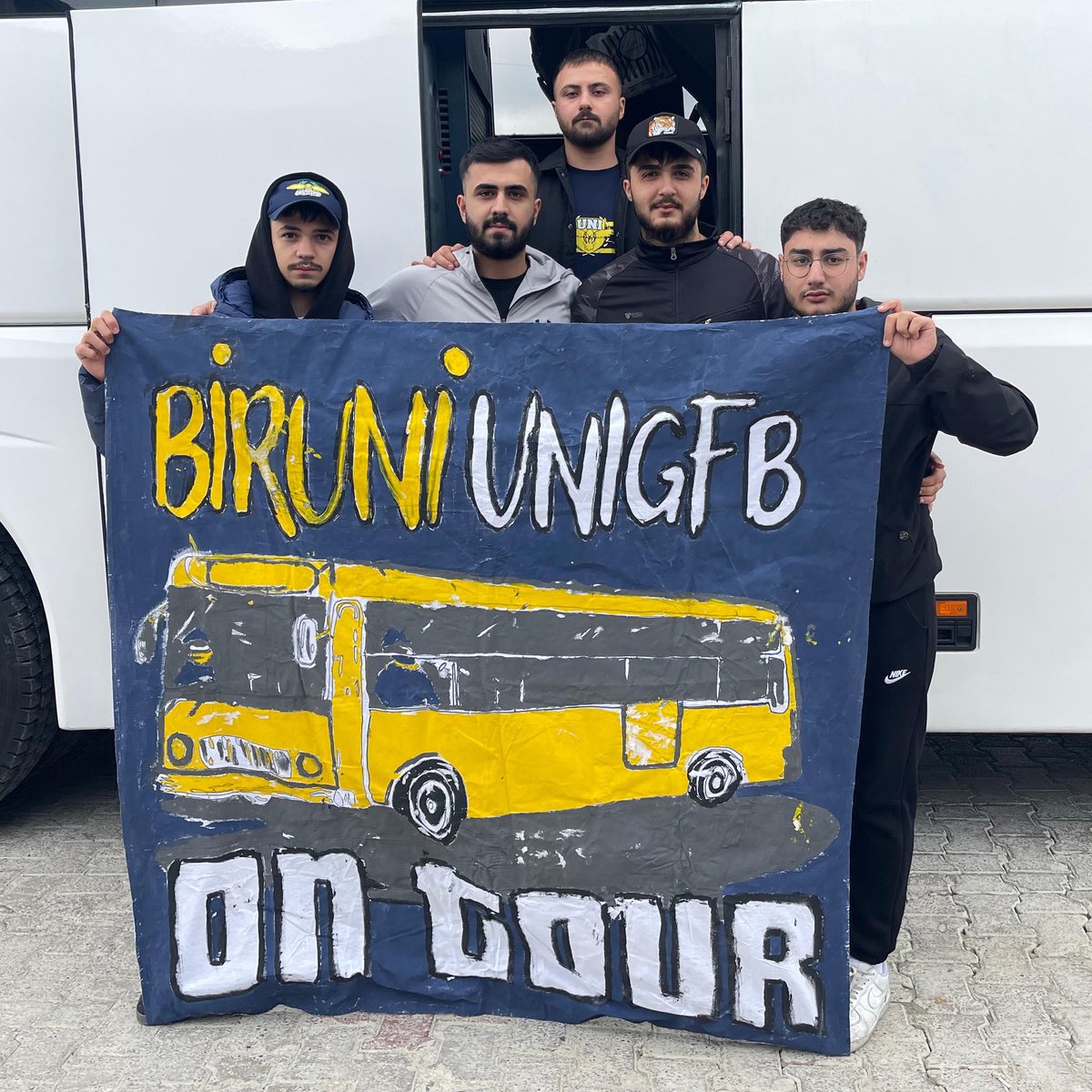ŞAMPİYON OLDUĞUN GÜN FENER
KIYAMETLER KOPACAK!

Fenerbahçe’mizi samsunspor karşısında yalnız bırakmamak için samsun yolundayız

#UNIGFB