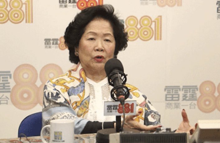 香港前政务司陈方安生说：“中国要想真正得到国际社会的接纳，必须认同普世价值，比如人权，必须好好对待自己的人民。”她还说到：“中国是世界上唯一害怕人民胜过害怕外国敌人的国家。”