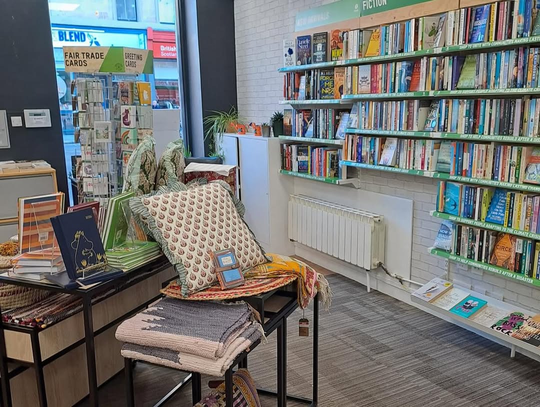 Visit_WestEnd's tweet photo. We’re thrilled to announce that the new Oxfam Books Byres Road is officially OPEN!!! 🎉🎉🎉🎉
Thank you to everyone who joined them last Friday for their opening event as part of our @byresrdbookfest event- and of course, their amazing volunteers. https://t.co/lwMr83d8Kl