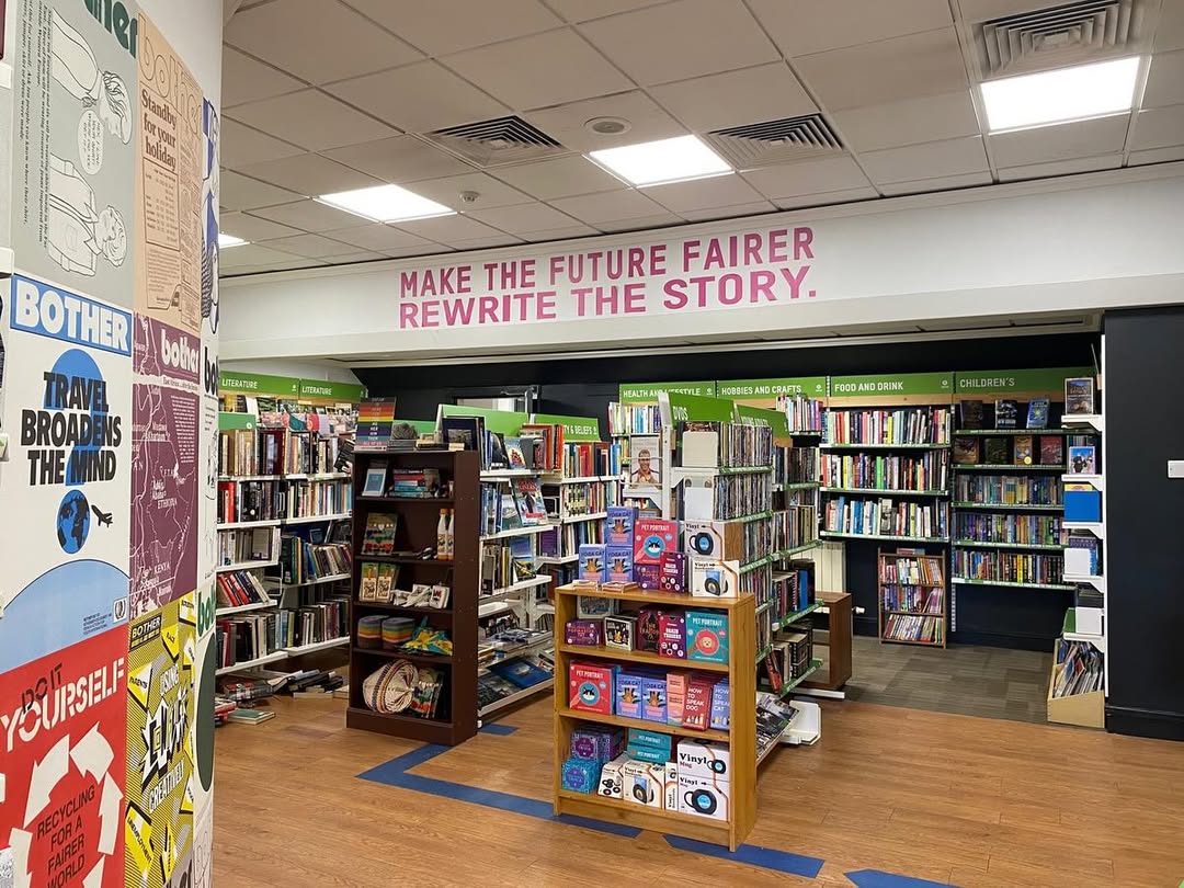 Visit_WestEnd's tweet photo. We’re thrilled to announce that the new Oxfam Books Byres Road is officially OPEN!!! 🎉🎉🎉🎉
Thank you to everyone who joined them last Friday for their opening event as part of our @byresrdbookfest event- and of course, their amazing volunteers. https://t.co/lwMr83d8Kl