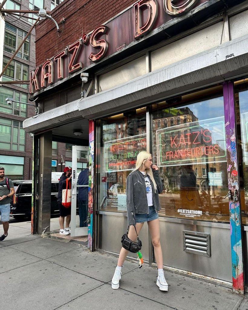 Somi, J. tweet media